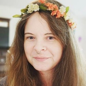 Meet your Posher, Hilary